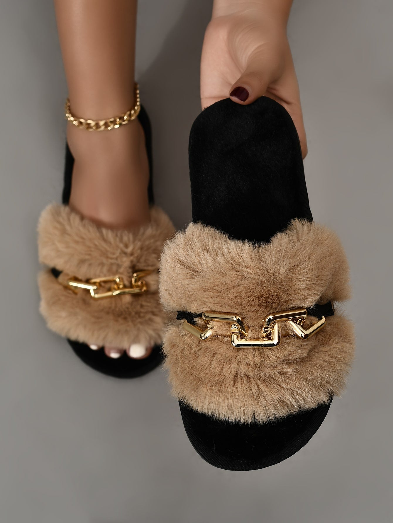 Chain Fluffy Slippers